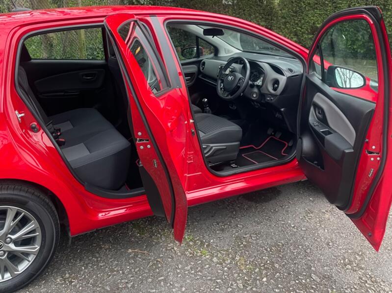 TOYOTA YARIS